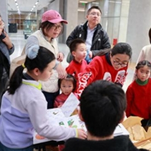 人工智能期间，你会给孩子买一套AI伴读的纸质书吗？ ...