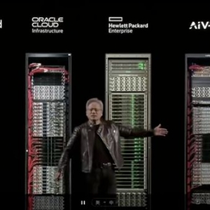AI界的超等碗！黄仁勋发布最新GB300，性能提拔1.5倍，押注Agentic AI，还祭 ...