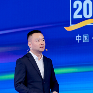 新华网发布人工智能财产创新赋能底座 聚合千行百业共筑AI新生态 ...