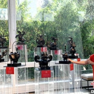 团结国教科文构造艺术藏品英华展在巴黎表态