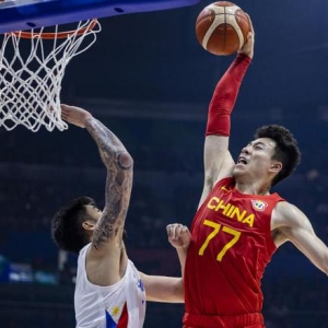 张镇麟陈旧性伤病复发退出中国男篮集训 返回俱乐部继承病愈工作 ...