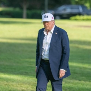 观天下·美国政治丨爱泼斯坦案“反噬”特朗普阵营　MAGA裂缝扩大 ...