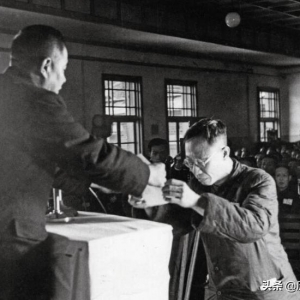 1961年，毛主席单独访问溥仪长达5个小时，期间溥仪频频失声痛哭 ...