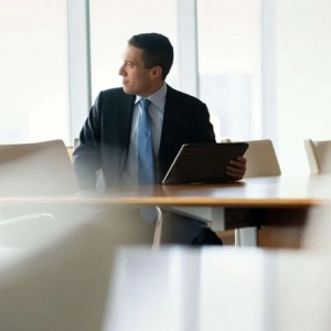 170个员工，卖了218亿