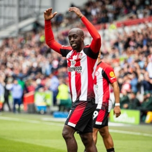 天空体育：维萨为未能转会纽卡而愤怒，以为布伦特福德在刁难本身 ...