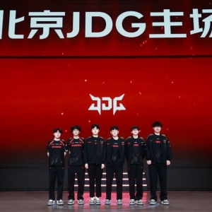 JDG3-0横扫LGD，晋级季后赛！Scout阿萝拉伤害爆炸