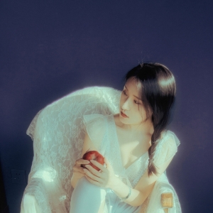 油画般的少女私房写真，宛如进入她的梦幻花圃